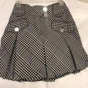 A line checked mini skirt